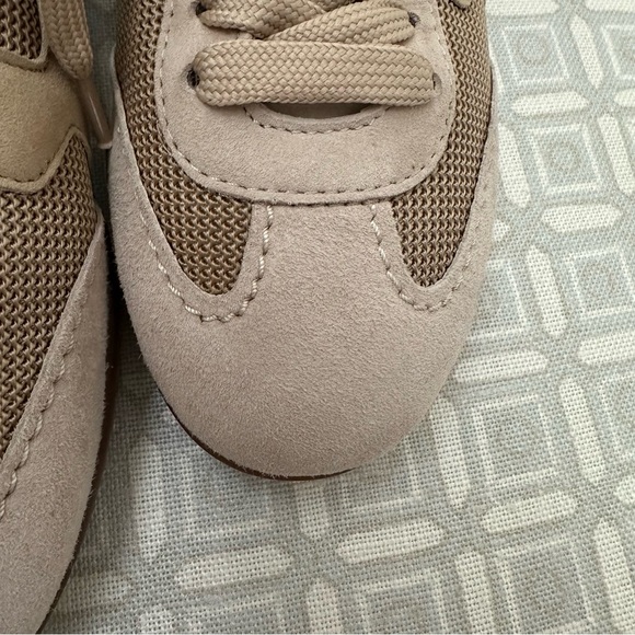 Hogan Sneakers - Picture 9 of 10